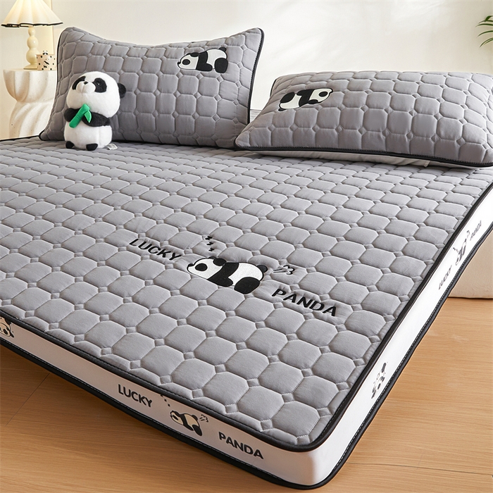 91家纺网 家纺一手货源 找家纺 鑫钰 2024秋冬新款立体乳胶加厚海绵床垫 立体边-趴趴熊猫-相思灰-