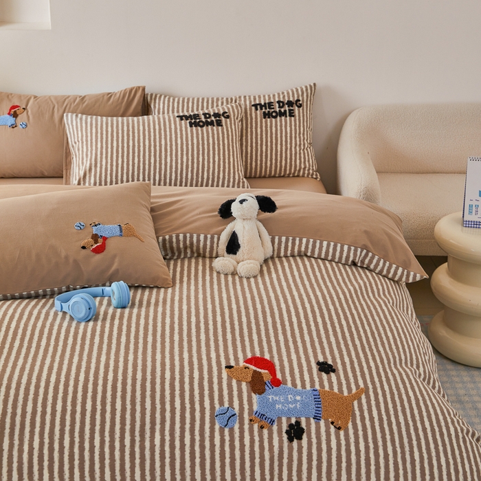 91家纺网 家纺一手货源 找家纺 怡家居 2024秋冬新款全棉磨毛绣花四件套 治愈狗狗