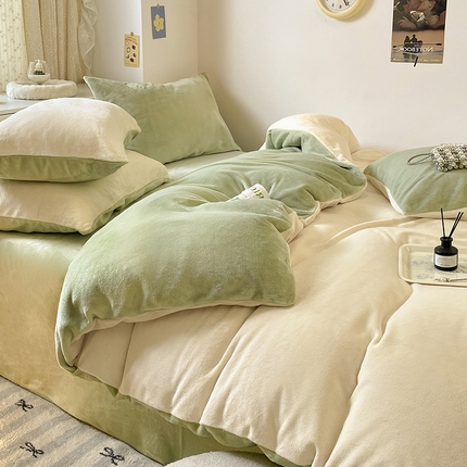 91家纺网 家纺一手货源 找家纺 寐眠 新款牛奶绒纯色双拼四件套-风格二 奶酪薄荷