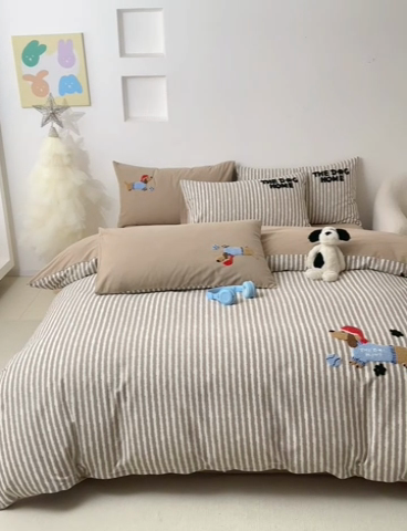 91家纺网 家纺一手货源 找家纺 怡家居 2024秋冬新款全棉磨毛绣花四件套 治愈狗狗