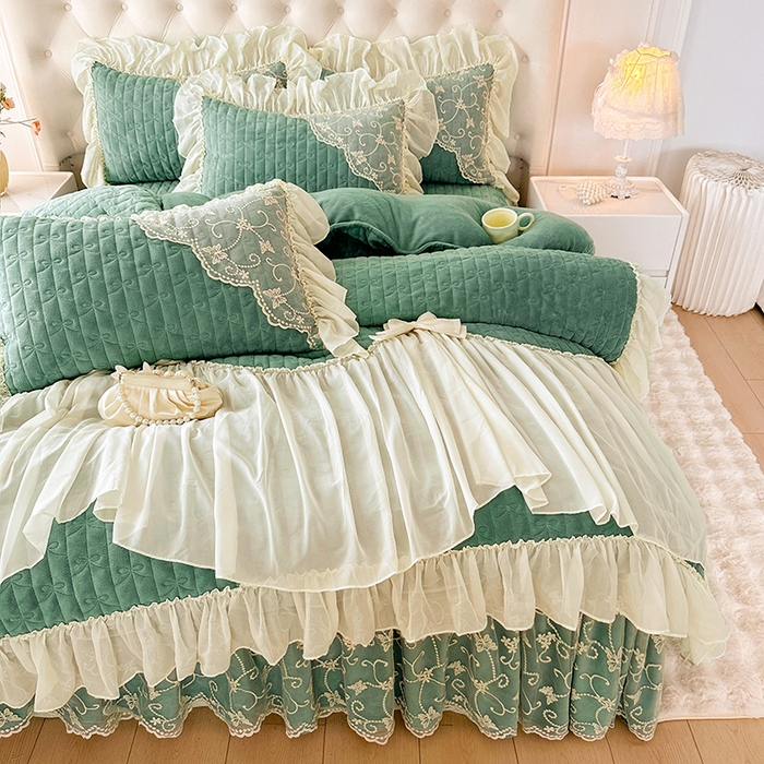 91家纺网 家纺一手货源 找家纺 罗艺轩 2024新款高克重牛奶雪纺边床裙四件套-羽蝶 豆绿