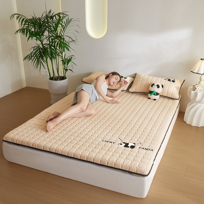 91家纺网 家纺一手货源 找家纺 鑫钰 2024秋冬新款单边乳胶加厚硬质棉家用床垫 单边-趴趴熊猫-香槟金