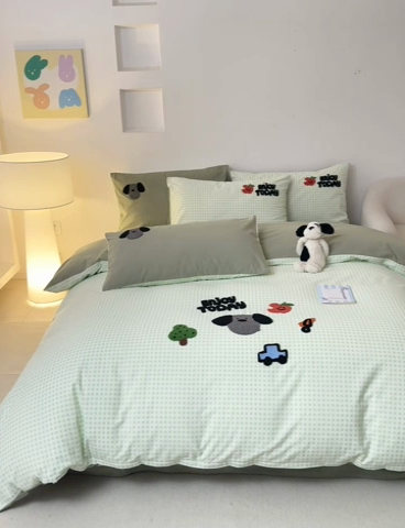 91家纺网 家纺一手货源 找家纺 怡家居 2024秋冬新款全棉磨毛绣花四件套 五彩童年