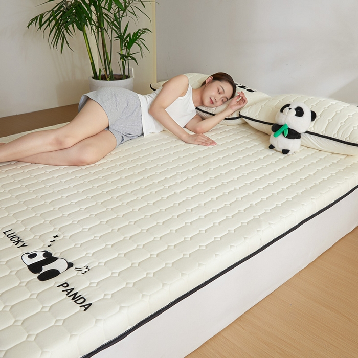 91家纺网 家纺一手货源 找家纺 鑫钰 2024秋冬新款单边乳胶加厚硬质棉家用床垫 单边-趴趴熊猫-玉石白