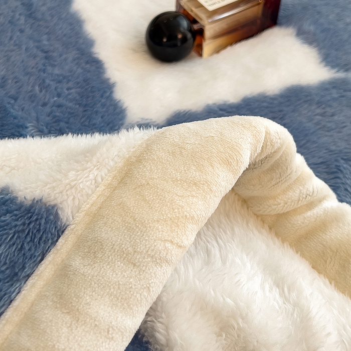 91家纺网 家纺一手货源 找家纺 慕木家纺 2025新款A类北极绒棋盘格三层夹棉双面毛毯 单层双面毛毯-棋盘格深海蓝