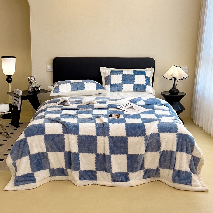91家纺网 家纺一手货源 找家纺 慕木家纺 2025新款A类北极绒棋盘格三层夹棉双面毛毯 单层双面毛毯-棋盘格深海蓝