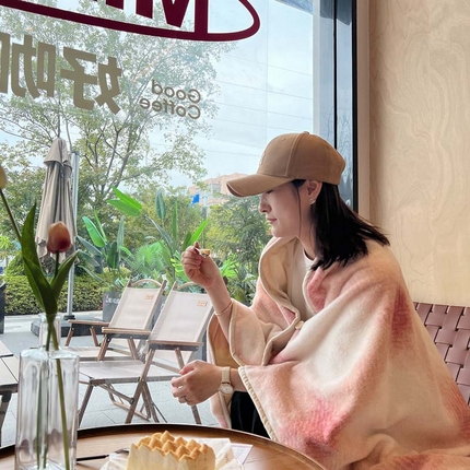 91家纺网 家纺一手货源 找家纺 （总）金奇达家纺 2024秋冬新品保暖加厚绒类多莉羊绒披肩毯-【普达拉】实拍