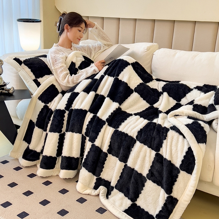 91家纺网 家纺一手货源 找家纺 慕木家纺 2025新款A类北极绒棋盘格三层夹棉双面毛毯 单层双面毛毯-棋盘格黑白