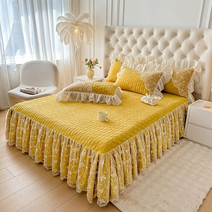 91家纺网 家纺一手货源 找家纺 罗艺轩 2024新款高克重牛奶雪纺边床裙三件套-羽蝶 嫩黄