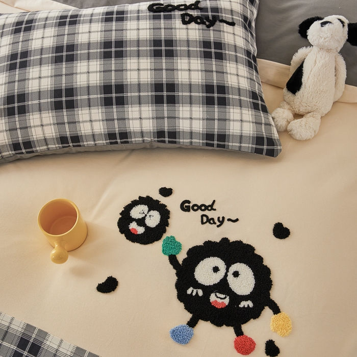 91家纺网 家纺一手货源 找家纺 怡家居 2024秋冬新款全棉磨毛绣花四件套 幸运小煤球