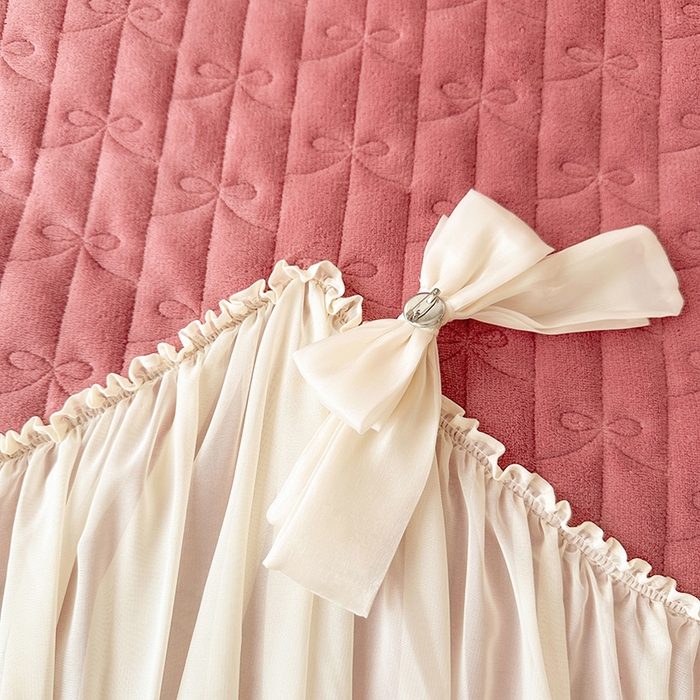 91家纺网 家纺一手货源 找家纺 罗艺轩 2024新款高克重牛奶雪纺边床裙四件套-羽蝶 豆沙红
