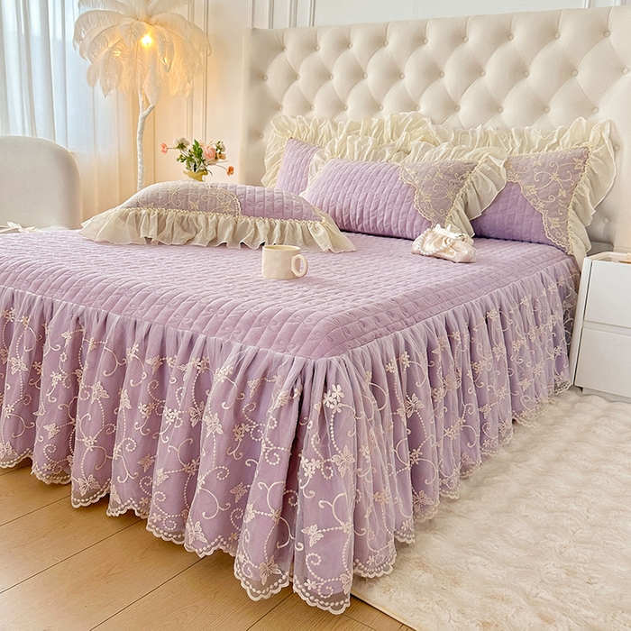 91家纺网 家纺一手货源 找家纺 罗艺轩 2024新款高克重牛奶雪纺边床裙三件套-羽蝶 甜紫