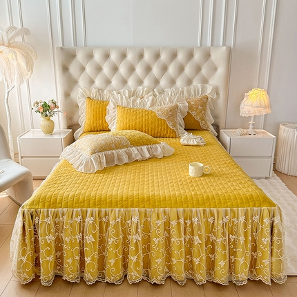 91家纺网 家纺一手货源 找家纺 （总）罗艺轩 2024新款高克重牛奶雪纺边床裙三件套-羽蝶