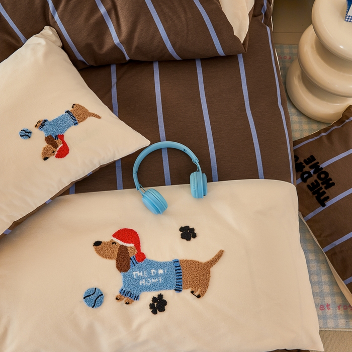 91家纺网 家纺一手货源 找家纺 怡家居 2024秋冬新款全棉磨毛绣花四件套 心动小狗