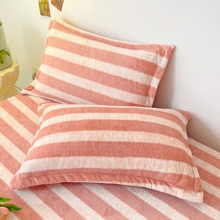 91家纺网 家纺一手货源 找家纺 大柏树 2025新款A类高克重亲肤舒适牛奶绒印花四件套-单枕套可定制 竖条肌理-粉