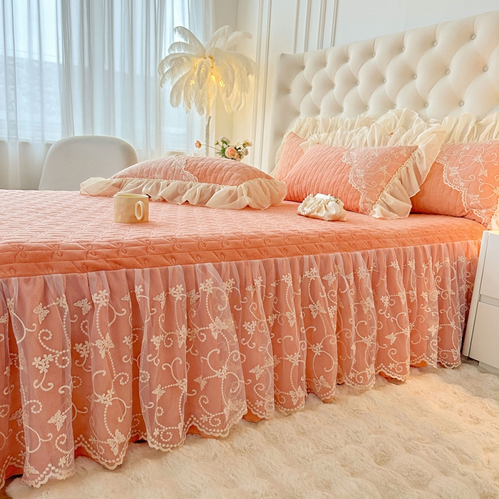 91家纺网 家纺一手货源 找家纺 罗艺轩 2024新款高克重牛奶雪纺边床裙三件套-羽蝶 梦幻玉