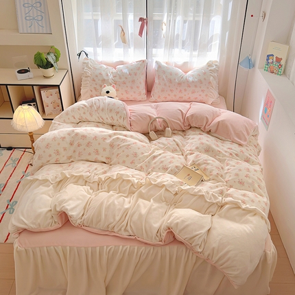 山茶家纺 2024新款高克重牛奶绒印花花边四件套-场景二 大花边-婉约-粉