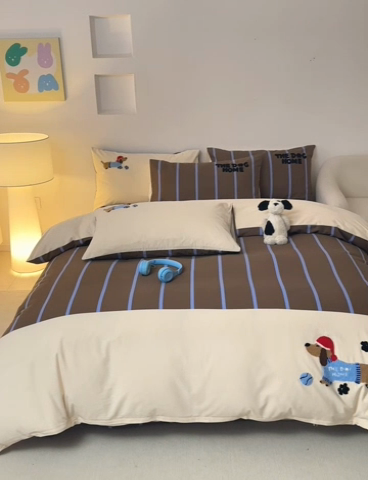 91家纺网 家纺一手货源 找家纺 怡家居 2024秋冬新款全棉磨毛绣花四件套 心动小狗