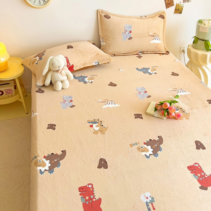 91家纺网 家纺一手货源 找家纺 大柏树 2025新款A类高克重亲肤舒适牛奶绒印花四件套-单床单可定制 恐龙世界