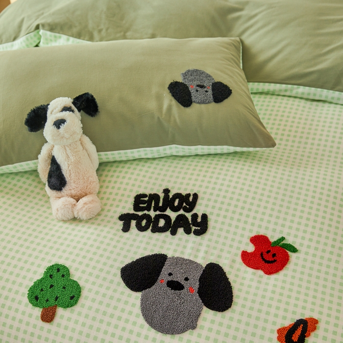 91家纺网 家纺一手货源 找家纺 怡家居 2024秋冬新款全棉磨毛绣花四件套 五彩童年