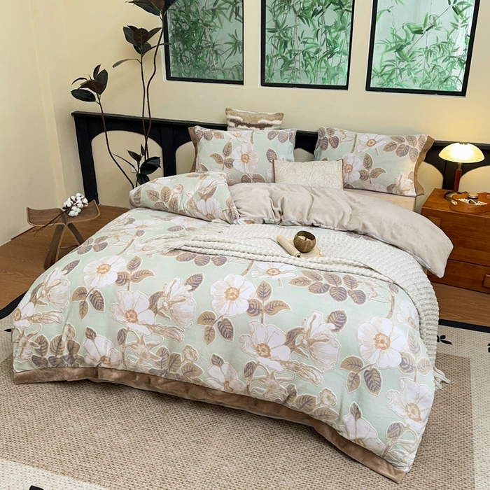 91家纺网 家纺一手货源 找家纺 氧家 2024新款雕花绒四件套 绽放-绿