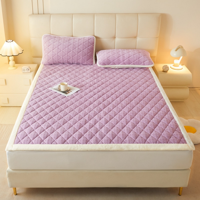 91家纺网 家纺一手货源 找家纺 鑫钰 2024新款菱形格牛奶绒宝宝绒烂花床褥 菱形格-浅紫