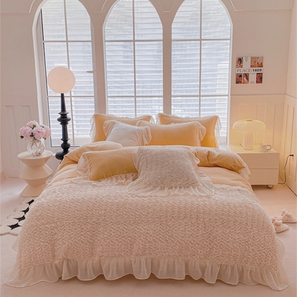 91家纺网 家纺一手货源 找家纺 庭笙 新款高克重绒类法式复古小香风四件套-浪漫的约定 奶黄