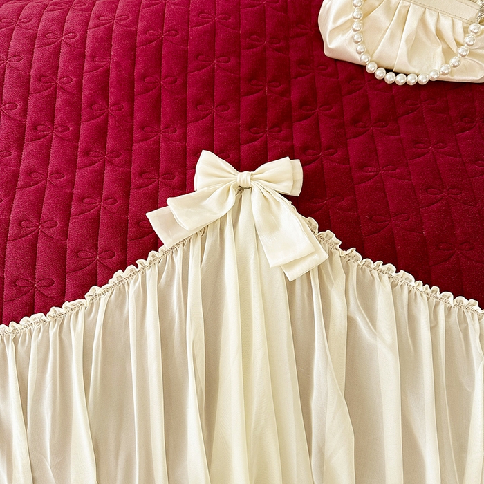 91家纺网 家纺一手货源 找家纺 罗艺轩 2024新款高克重牛奶雪纺边床裙四件套-羽蝶 酒红