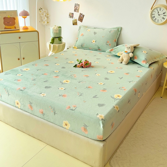 91家纺网 家纺一手货源 找家纺 大柏树 2025新款A类高克重亲肤舒适牛奶绒印花四件套-单床笠可定制 春意浓-绿