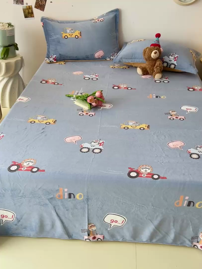 91家纺网 家纺一手货源 找家纺 大柏树 2025新款A类高克重亲肤舒适牛奶绒印花四件套-单床单可定制 精灵乐园-蓝