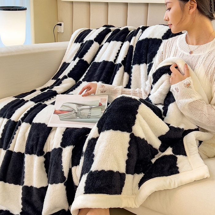 91家纺网 家纺一手货源 找家纺 慕木家纺 2025新款A类北极绒棋盘格三层夹棉双面毛毯 单层双面毛毯-棋盘格黑白
