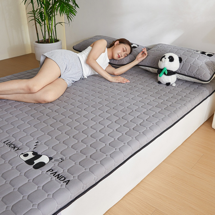 91家纺网 家纺一手货源 找家纺 鑫钰 2024秋冬新款单边乳胶加厚硬质棉家用床垫 单边-趴趴熊猫-相思灰