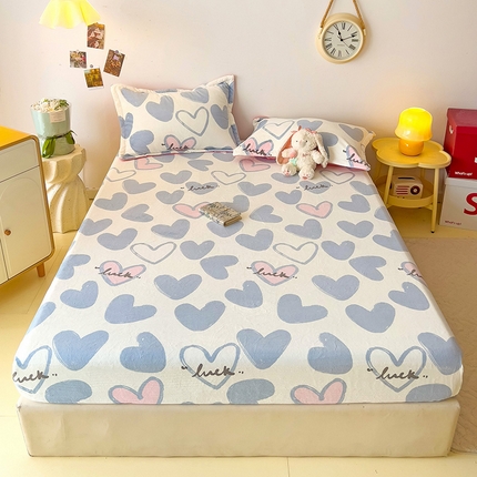 91家纺网 家纺一手货源 找家纺 大柏树 2025新款A类高克重亲肤舒适牛奶绒印花四件套-单床笠可定制 若凡-蓝