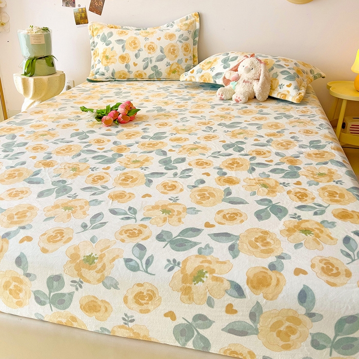 91家纺网 家纺一手货源 找家纺 大柏树 2025新款A类高克重亲肤舒适牛奶绒印花四件套-单床笠可定制 朵柔-黄