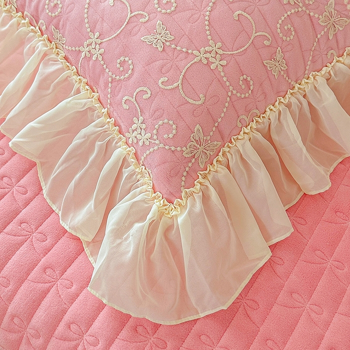 91家纺网 家纺一手货源 找家纺 罗艺轩 2024新款高克重牛奶雪纺边床裙四件套-羽蝶 少女粉