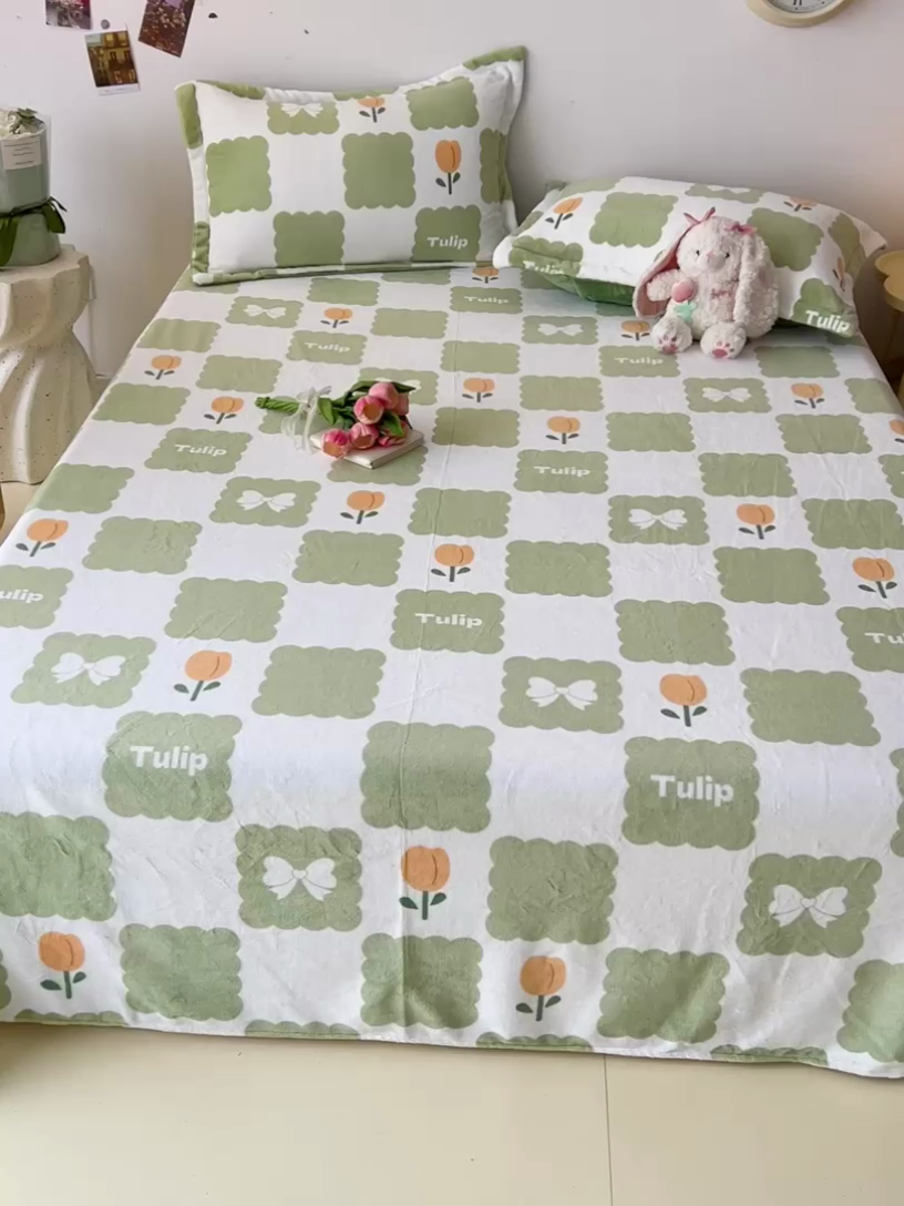 91家纺网 家纺一手货源 找家纺 大柏树 2025新款A类高克重亲肤舒适牛奶绒印花四件套-单床单可定制 花町-绿