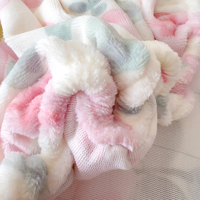 91家纺网 家纺一手货源 找家纺 大柏树 2025新款A类高克重亲肤舒适牛奶绒印花四件套-单床笠可定制 朵柔-粉