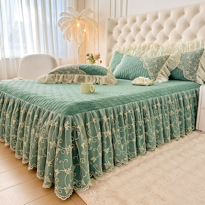 91家纺网 家纺一手货源 找家纺 罗艺轩 2024新款高克重牛奶雪纺边床裙三件套-羽蝶 豆绿