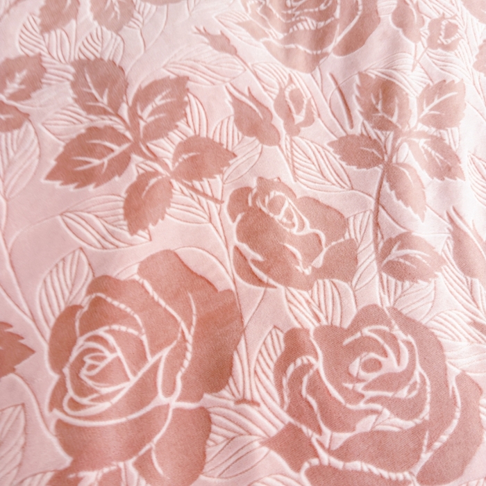 91家纺网 家纺一手货源 找家纺 氧家 2024新款雕花绒四件套 玫瑰花语-粉