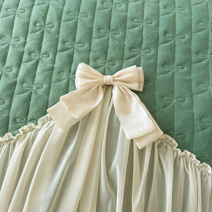 91家纺网 家纺一手货源 找家纺 罗艺轩 2024新款高克重牛奶雪纺边床裙四件套-羽蝶 豆绿