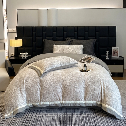 91家纺网 家纺一手货源 找家纺 （总）若未家居 LOVEWE HOUSE 2025秋冬浪漫双拼角立体着色双色雕花全消光数码印花牛奶绒色烂四件套