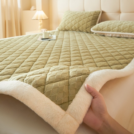 鑫钰 2024新款菱形格牛奶绒宝宝绒烂花床褥 菱形格-茶绿