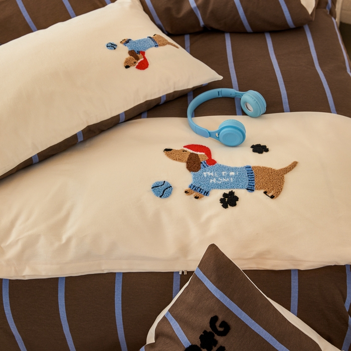 91家纺网 家纺一手货源 找家纺 怡家居 2024秋冬新款全棉磨毛绣花四件套 心动小狗