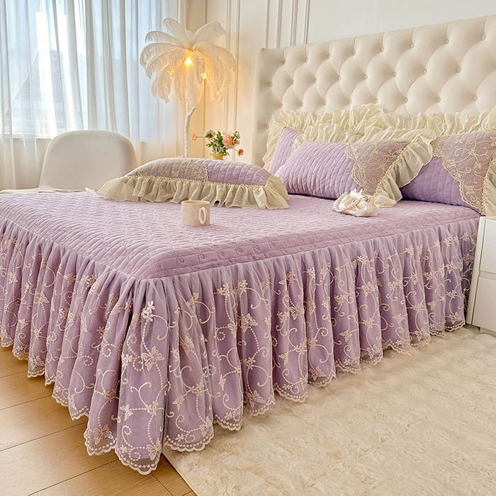 91家纺网 家纺一手货源 找家纺 罗艺轩 2024新款高克重牛奶雪纺边床裙三件套-羽蝶 甜紫