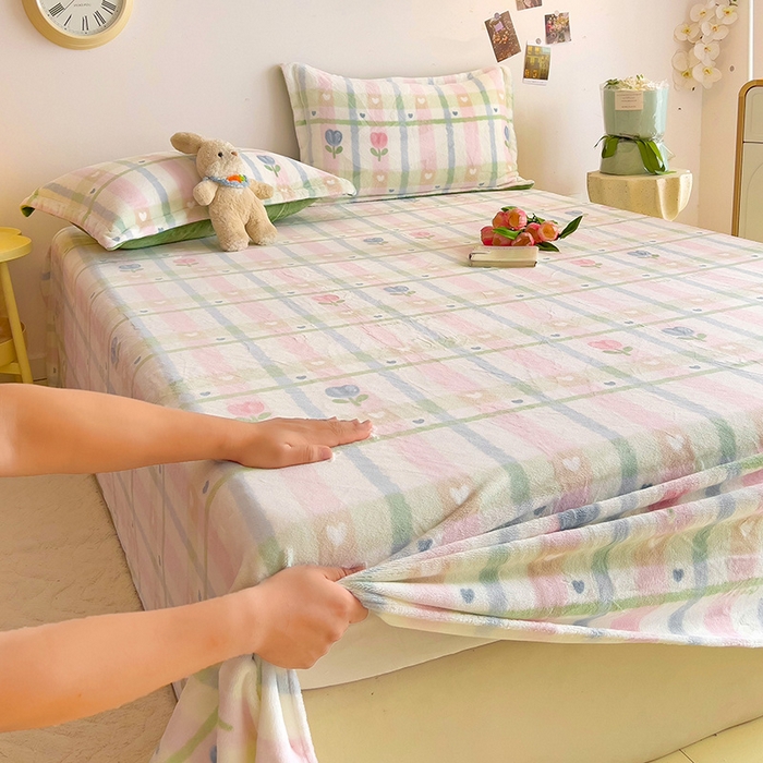 91家纺网 家纺一手货源 找家纺 大柏树 2025新款A类高克重亲肤舒适牛奶绒印花四件套-单床单可定制 悸动