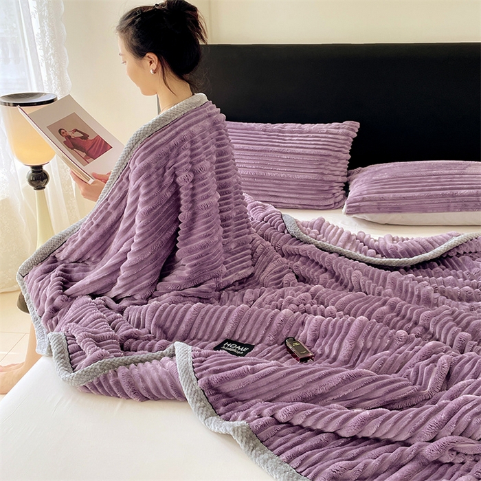 91家纺网 家纺一手货源 找家纺 梦舒羽 2025新款子母条兔毛绒毛毯宿舍牛奶绒小被毯 魅力紫