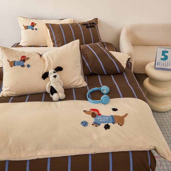 91家纺网 家纺一手货源 找家纺 怡家居 2024秋冬新款全棉磨毛绣花四件套 心动小狗