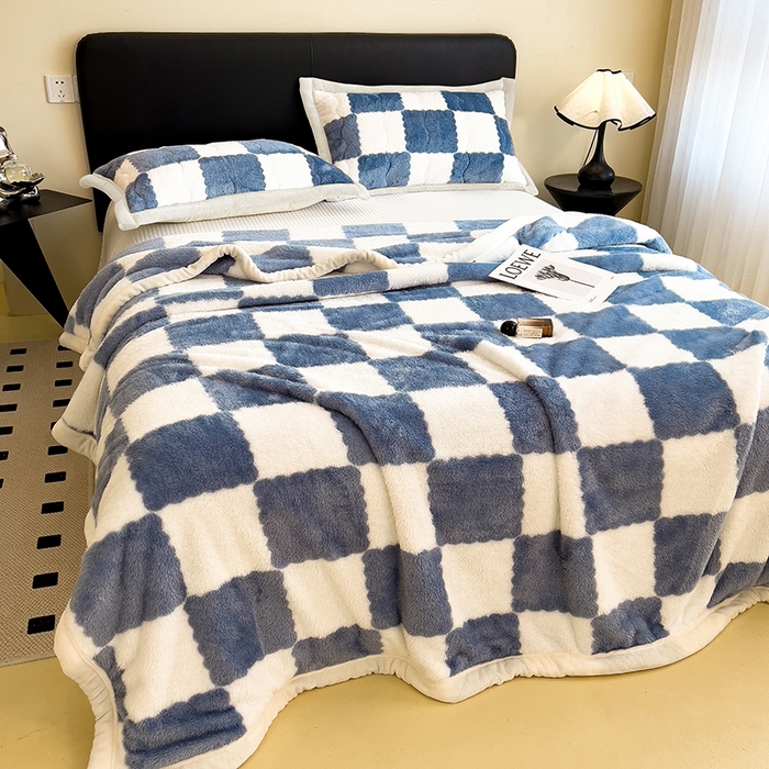 91家纺网 家纺一手货源 找家纺 慕木家纺 2025新款A类北极绒棋盘格三层夹棉双面毛毯 单层双面毛毯-棋盘格深海蓝