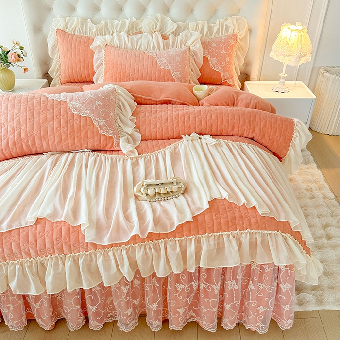 91家纺网 家纺一手货源 找家纺 罗艺轩 2024新款高克重牛奶雪纺边床裙四件套-羽蝶 梦幻玉