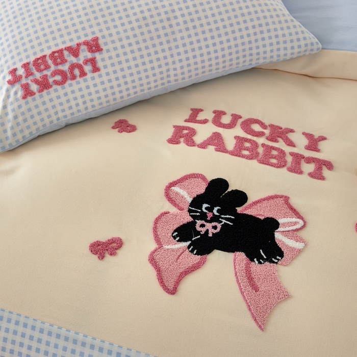 91家纺网 家纺一手货源 找家纺 怡家居 2024秋冬新款全棉磨毛绣花四件套 好运兔